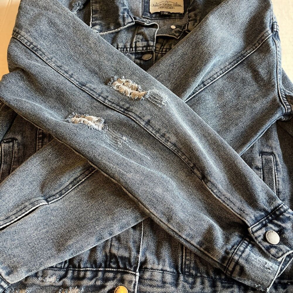 Women’s 1X Denim Jacket Blue Jean Distressed Button Pockets Vintage Charm Staple - Picture 8 of 13